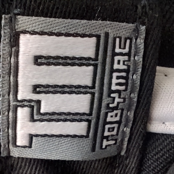 Toby Mac,Yupoong The Classic Men's Black/Floral Snapback Flat Bill Hat. - Picture 8 of 9